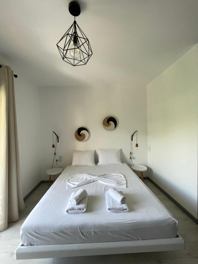 Aparthotel Orchard Retreat à Himarë Extérieur photo